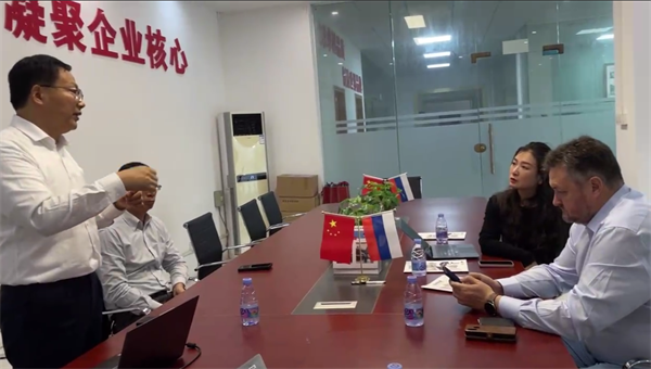 欧美客户来公司参观采购